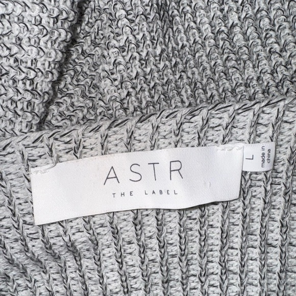 ASTR Women’s Wrap Cross Over Knit Sweater Pullover Gray Sz Large. GUC - Picture 6 of 8